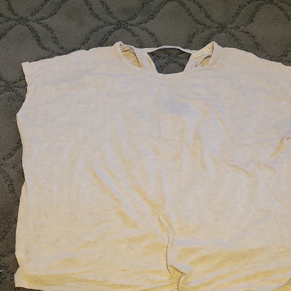 pebble and stone Short Sleeve Tee in Light Beige/Cream